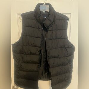 GAP Men’s Puffer Vest - Black - Size M - worn once